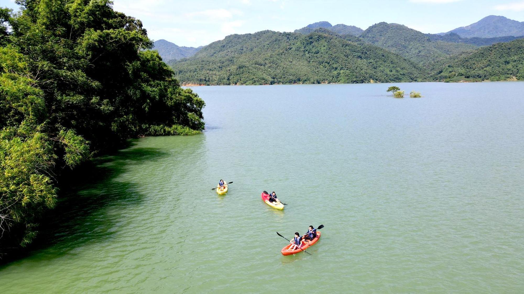 Mai Chau Hideaway Lake Resort Buitenkant foto