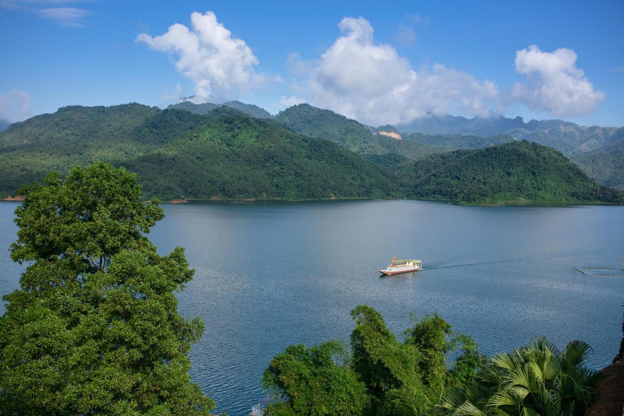 Mai Chau Hideaway Lake Resort Buitenkant foto